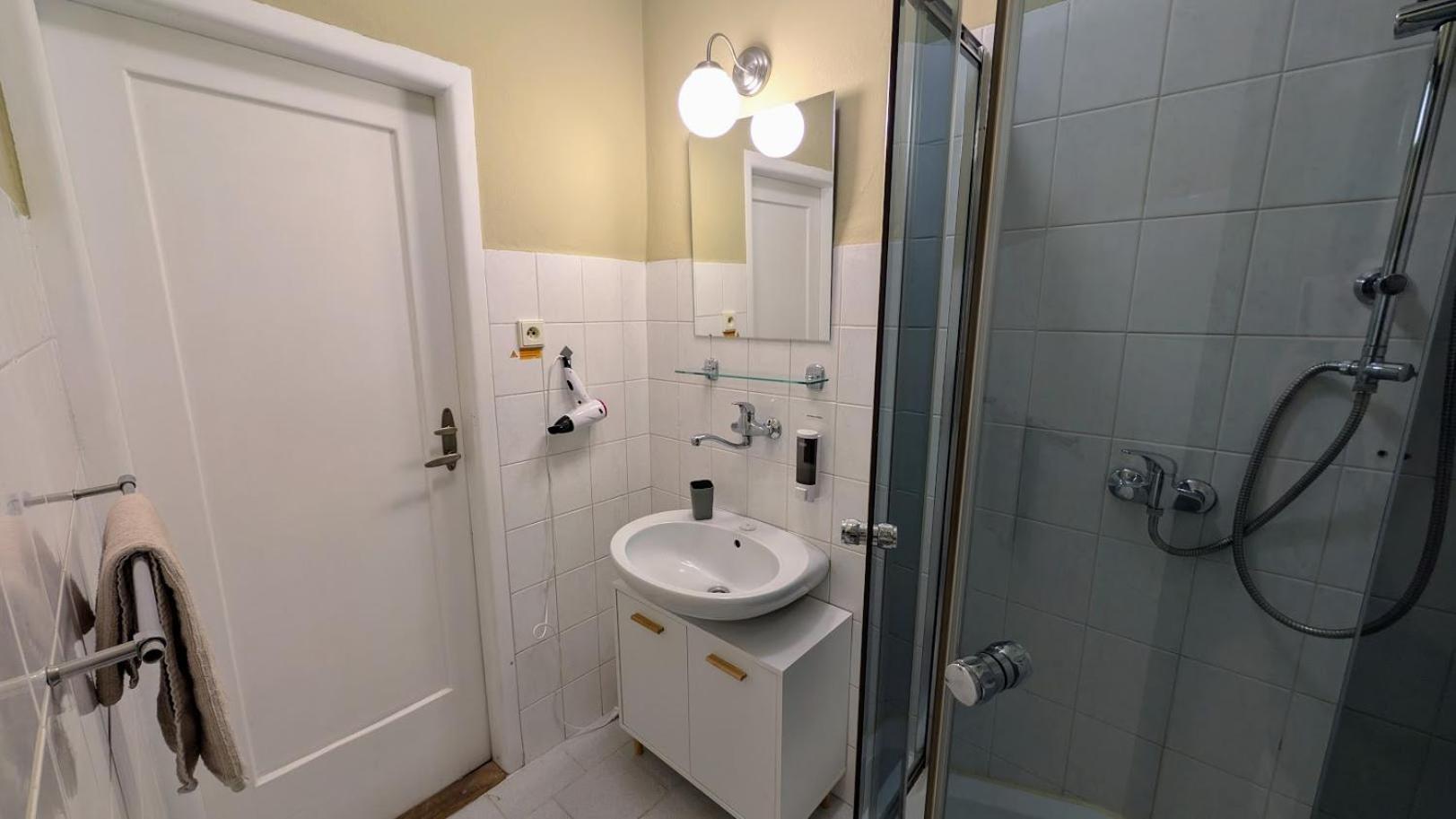 Flat In Zizkov -502- Lägenhet Prag Exteriör bild